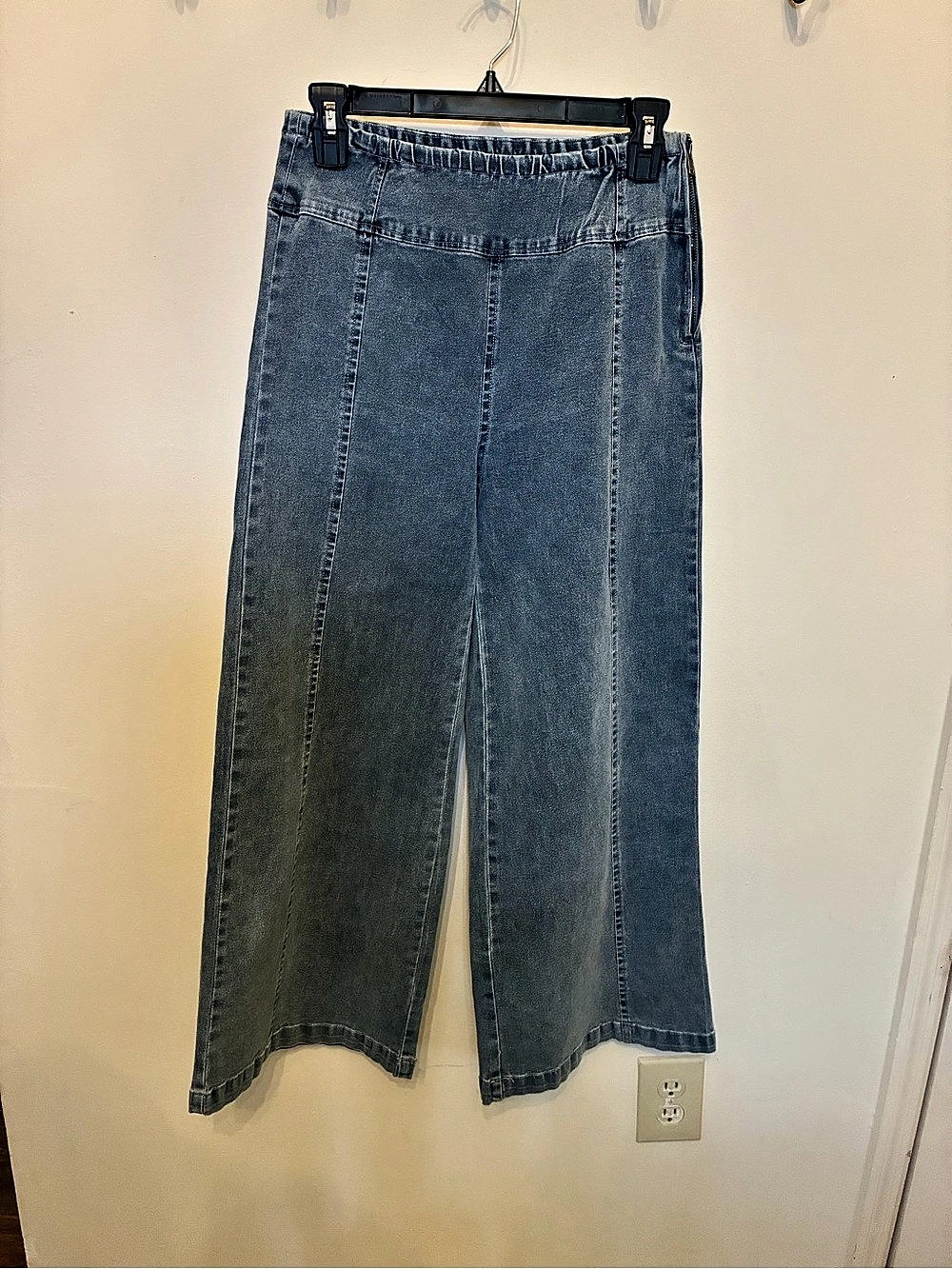 entro Wide Leg Cropped Pants in Blue Size Small Like New